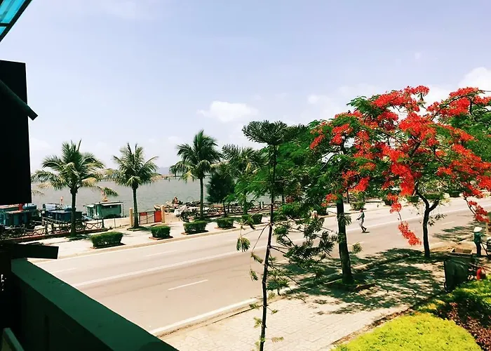 Bamboo & Hotel Ha Long